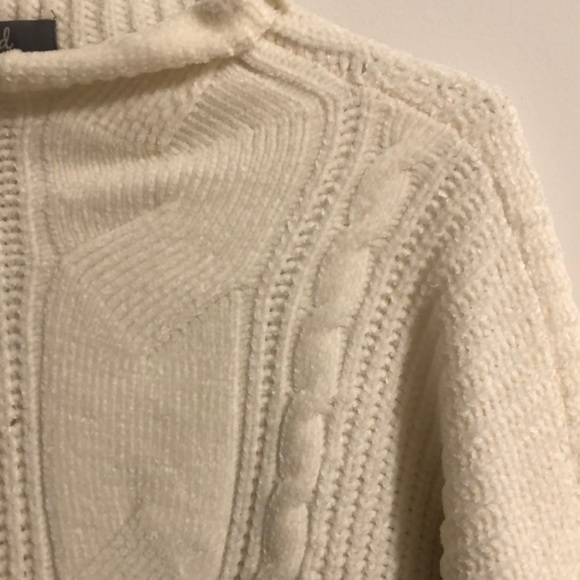 White knit sweater - Picture 2 of 5